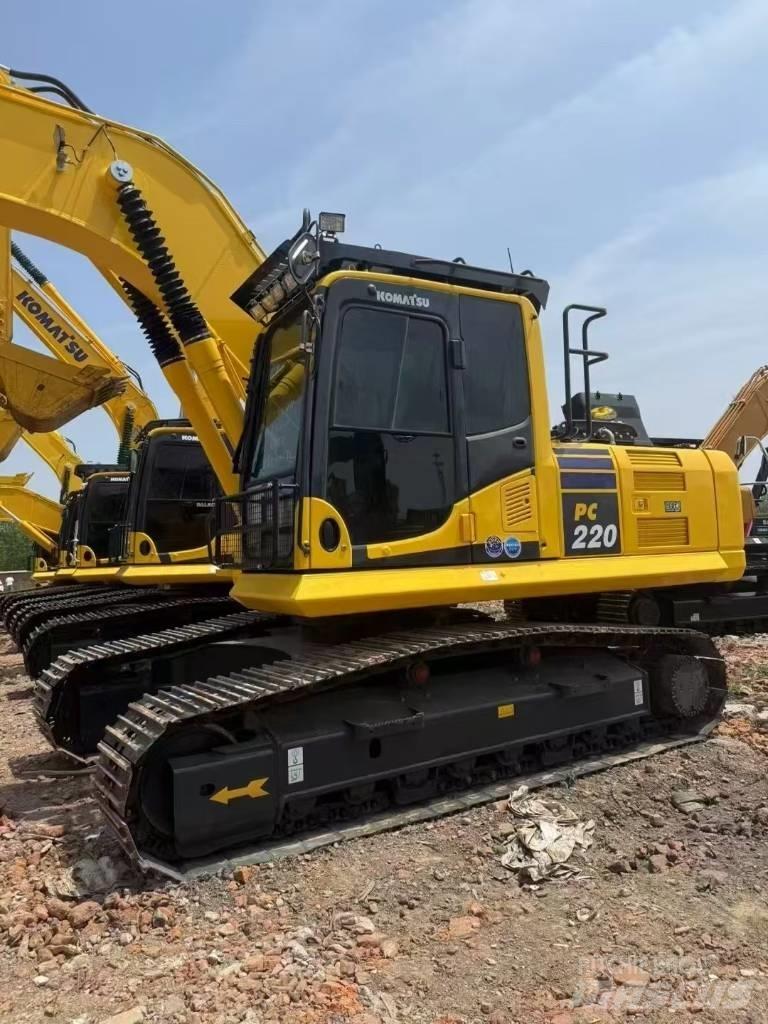 Komatsu 220LC-8 大型油圧ショベル12t以上（パワーショベル・ユンボ）