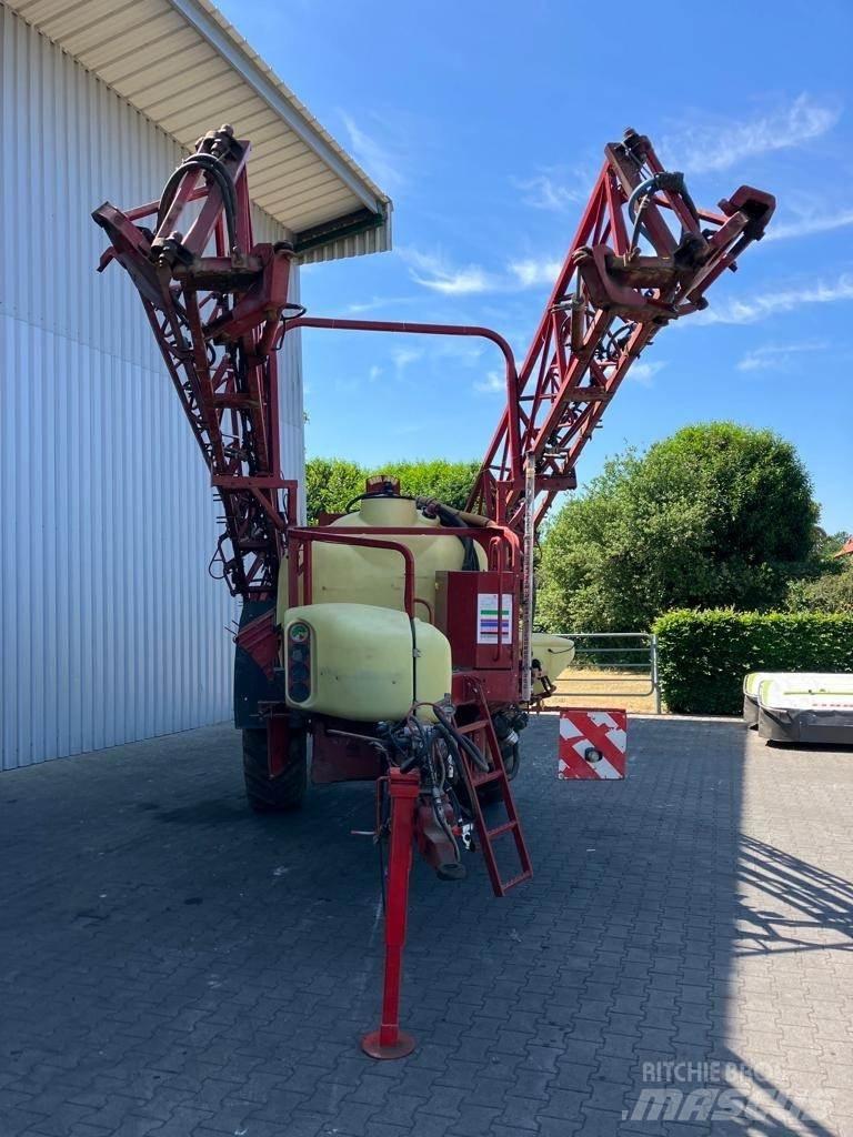 Hardi Commander 牽引型スプレイヤー