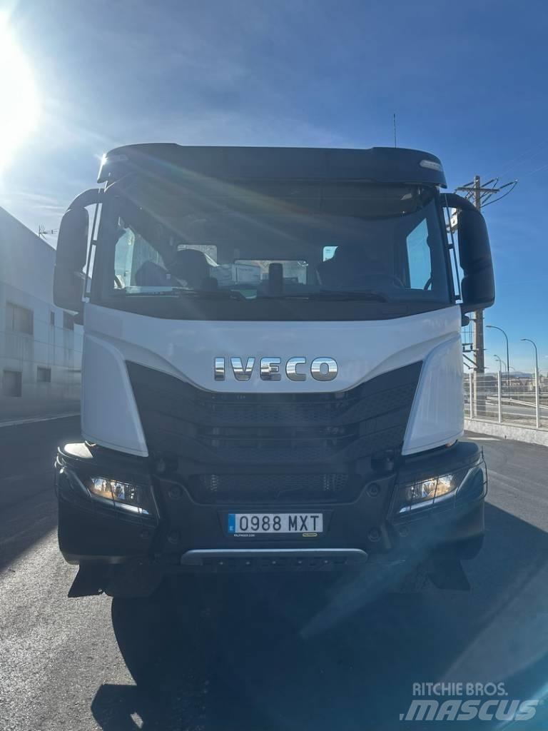 Iveco T-WAY 450 クレーントラック、ユニック車