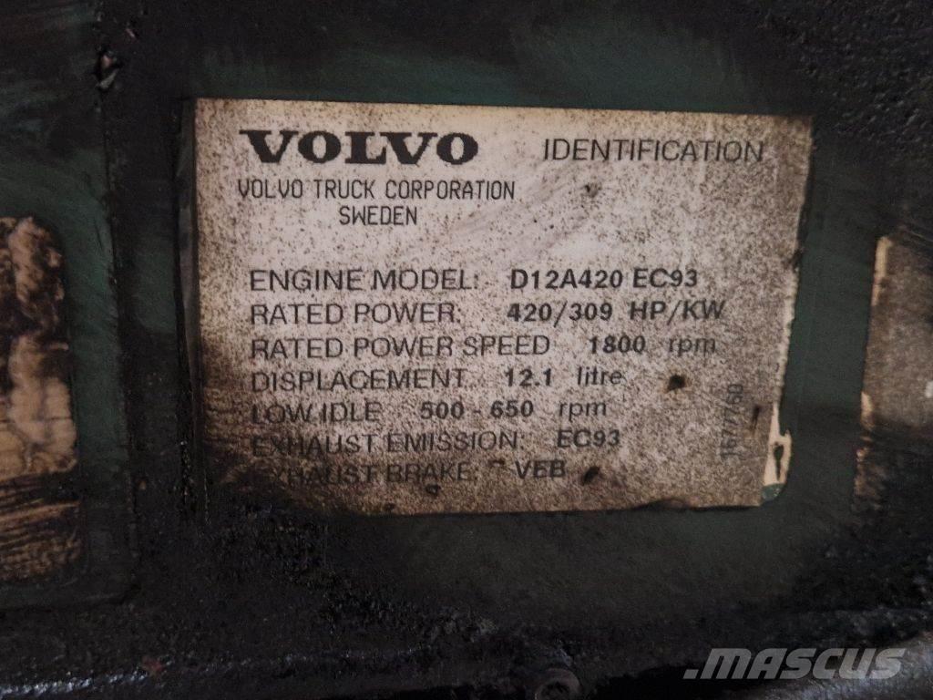 Volvo D12A420 エンジン