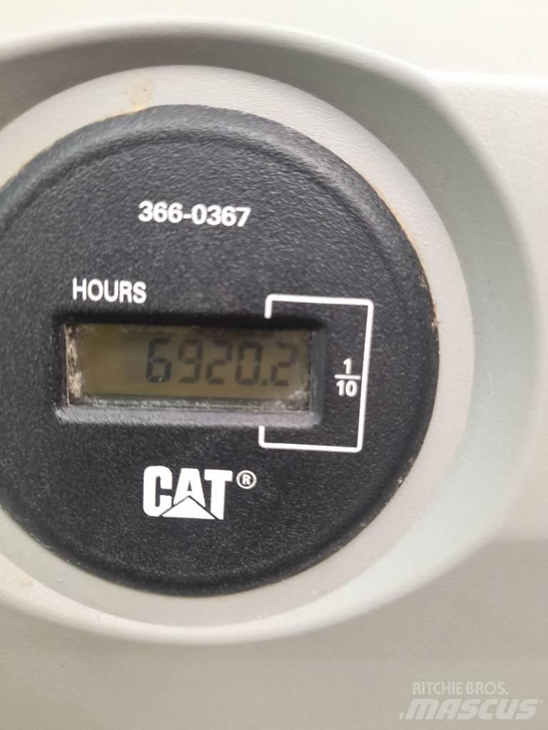 CAT 326 F L N 大型油圧ショベル12t以上（パワーショベル・ユンボ）