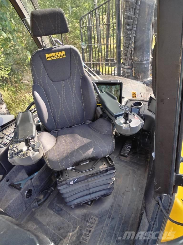 Ponsse Buffalo 8W フォワーダー