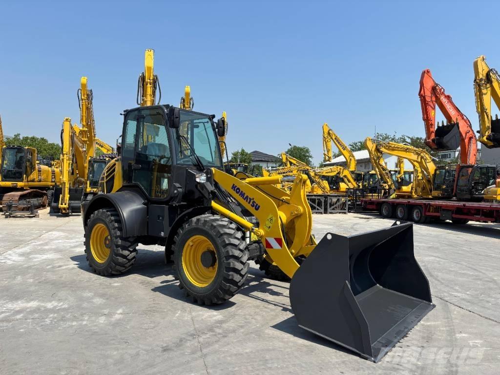 Komatsu WA 100 M-8 ミニローダー