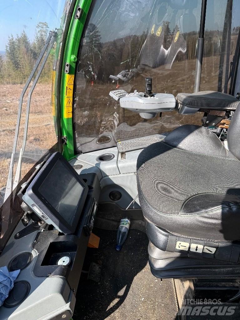 John Deere 1270 G ハーベスター