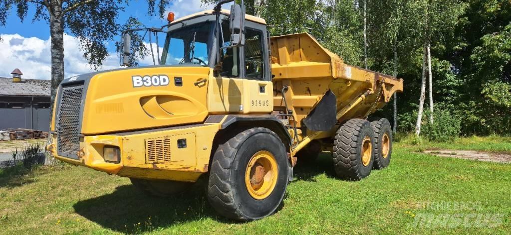 Bell B 30 E アーティキュレート式ダンプトラック