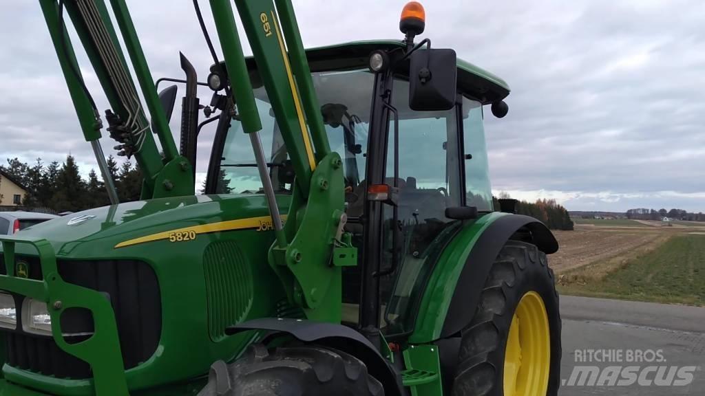 John Deere 5820 トラクター
