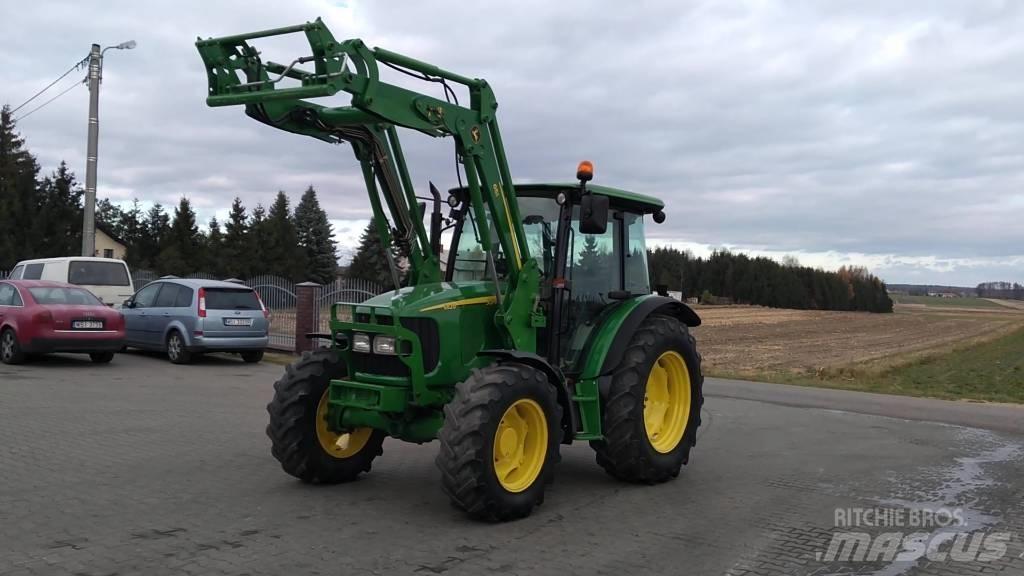 John Deere 5820 トラクター