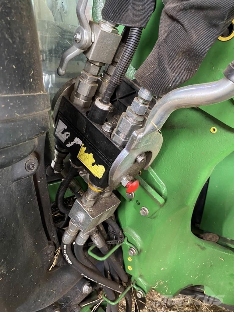 John Deere 6110M トラクター