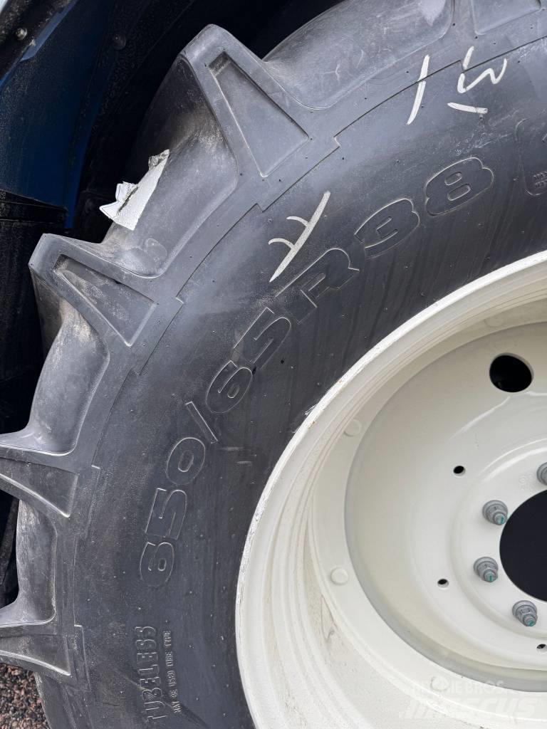 New Holland T6.180 トラクター