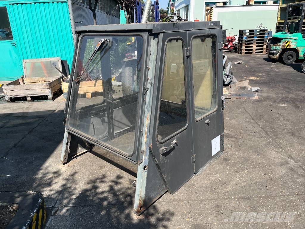 Nissan CABIN W-1038 キャビン及び内装