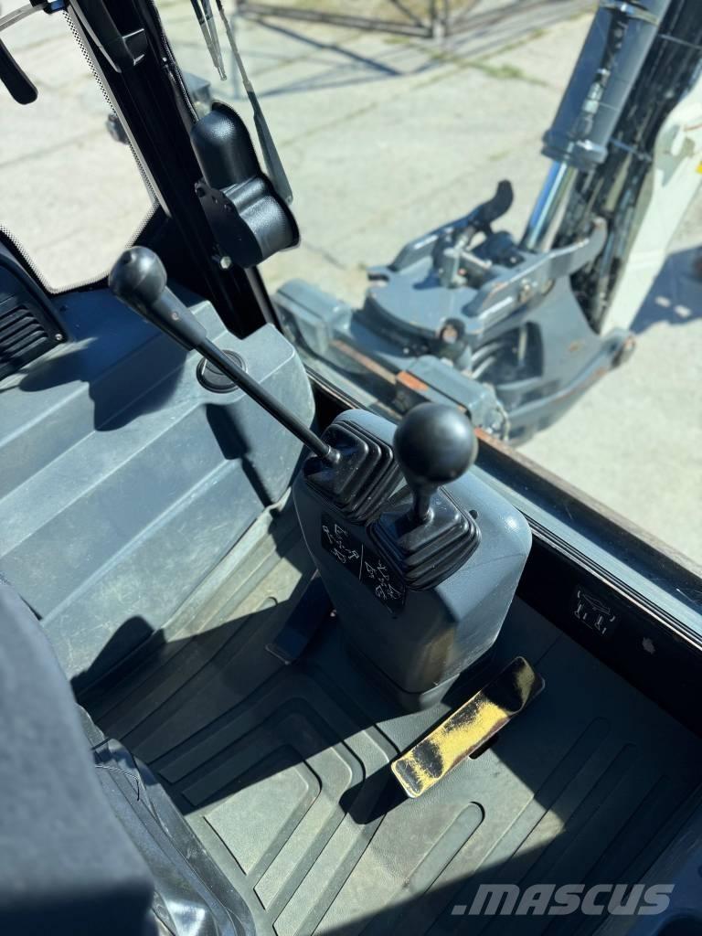 Terex 890 SM バックホーローダー