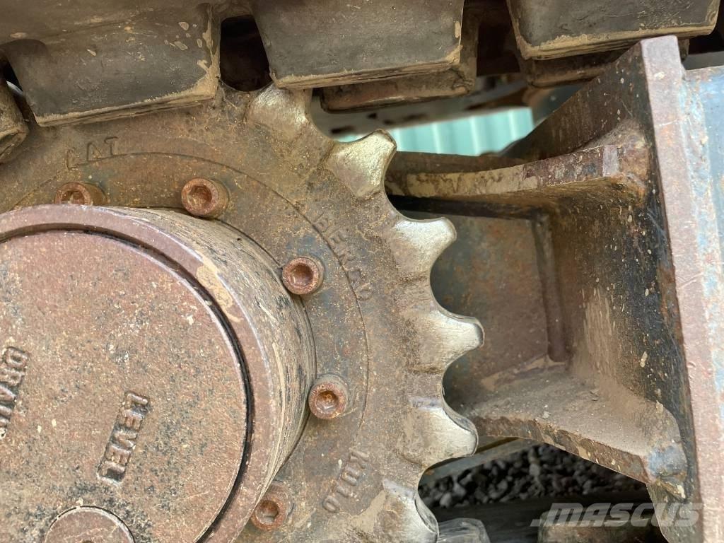 Kubota KX 016-4 ミニ油圧ショベル 7t以下（ミニユンボ・ミニディガー）