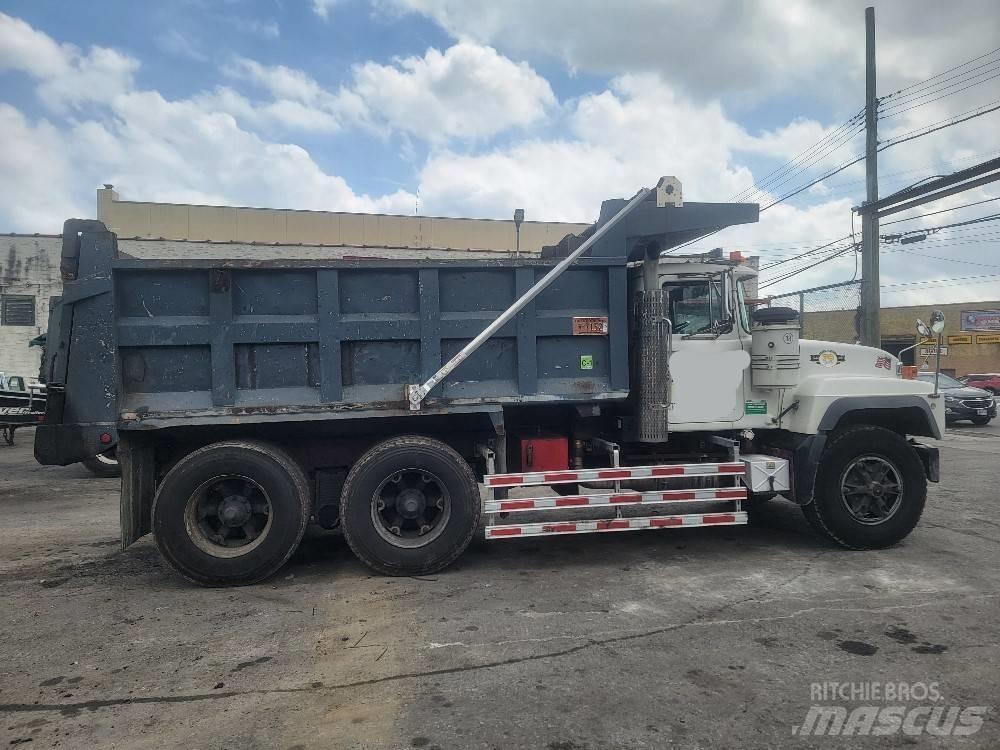Mack RD 688 SX ダンプ