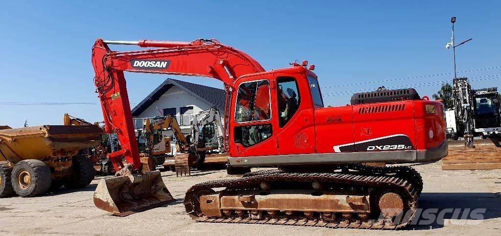 Doosan DX 235 LC 大型油圧ショベル12t以上（パワーショベル・ユンボ）