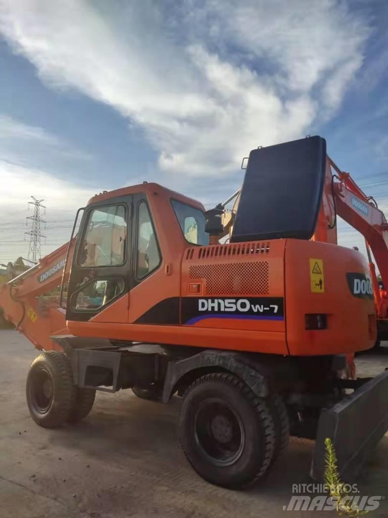 Doosan DH 150 W-7 ホイール式油圧ショベル（パワーショベル・ユンボ・バックホー）