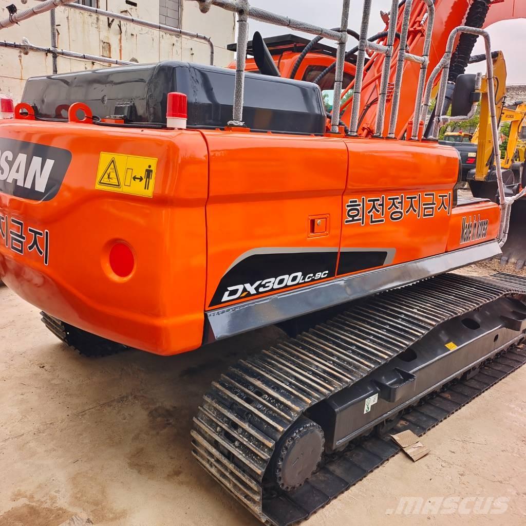 Doosan DX 300 大型油圧ショベル12t以上（パワーショベル・ユンボ）
