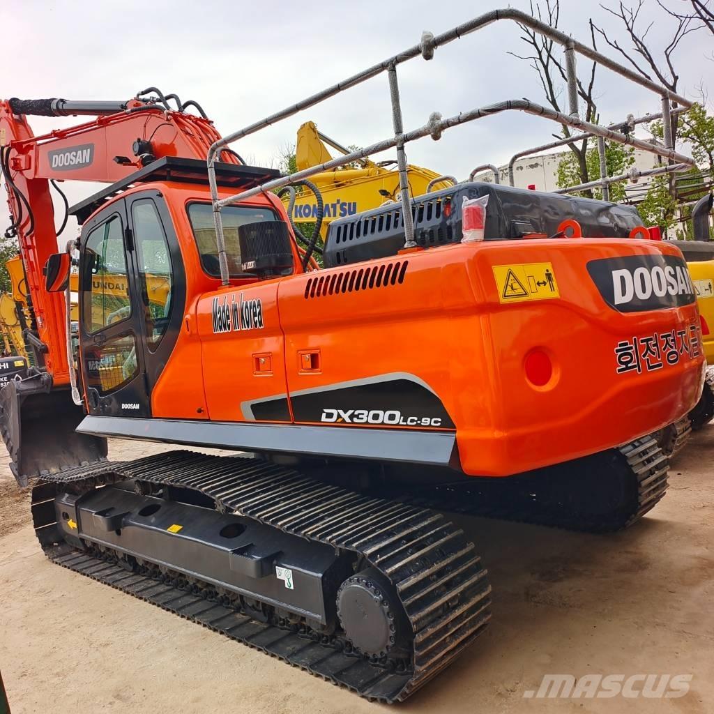 Doosan DX 300 大型油圧ショベル12t以上（パワーショベル・ユンボ）