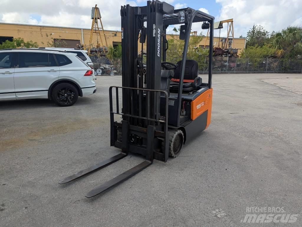 Doosan B 15 T-7 バッテリーフォークリフト