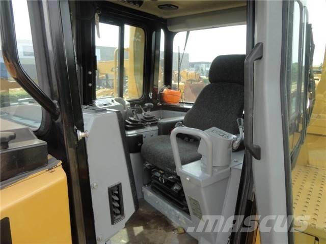 CAT D 8 R ブルドーザー