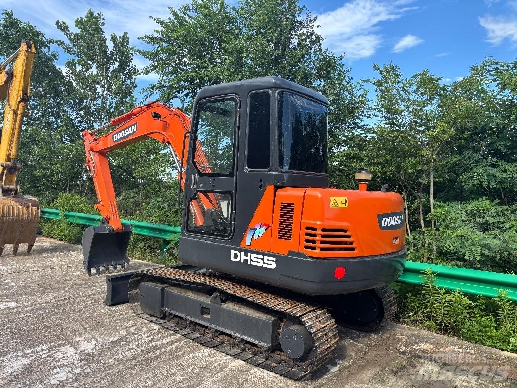 Doosan DH 55 ミニ油圧ショベル 7t以下（ミニユンボ・ミニディガー）
