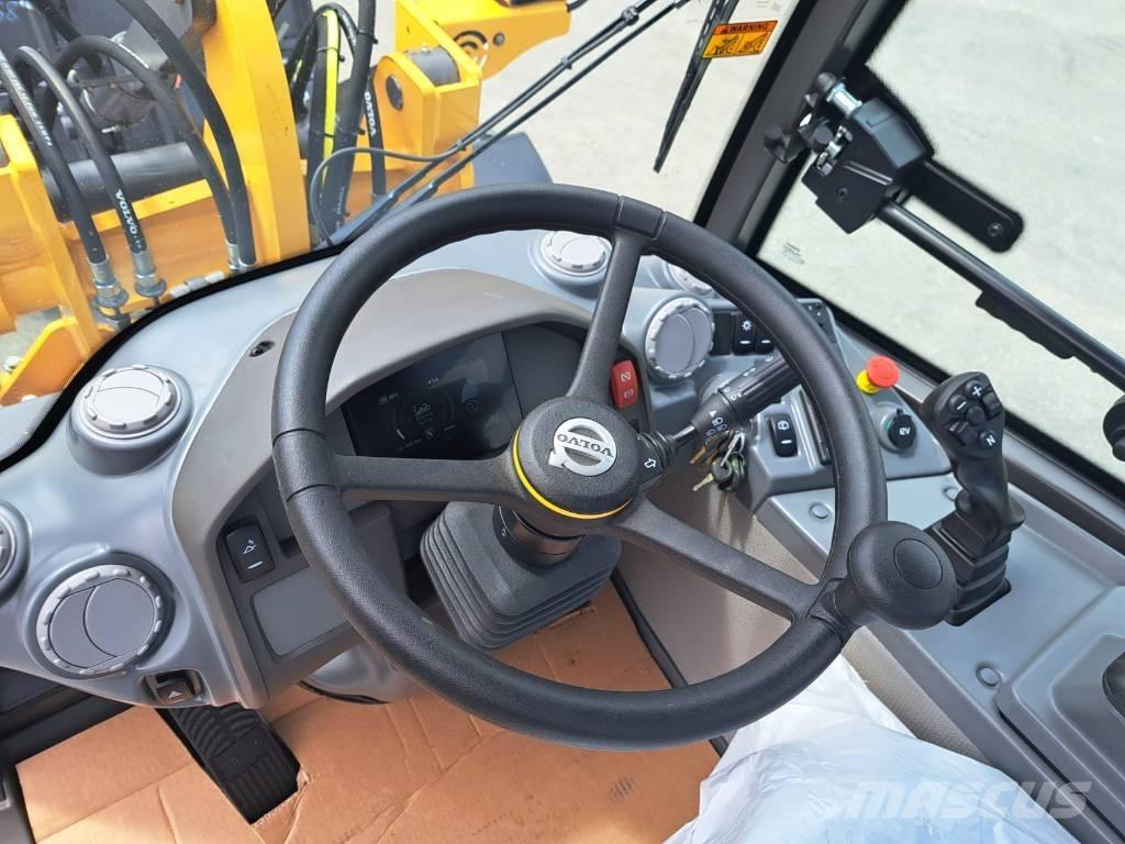 Volvo JL25H スキッドステアローダー
