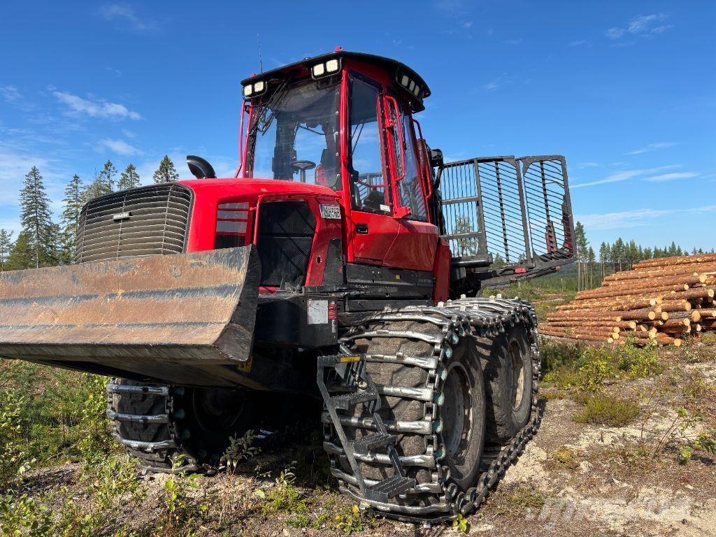 Komatsu 895 フォワーダー