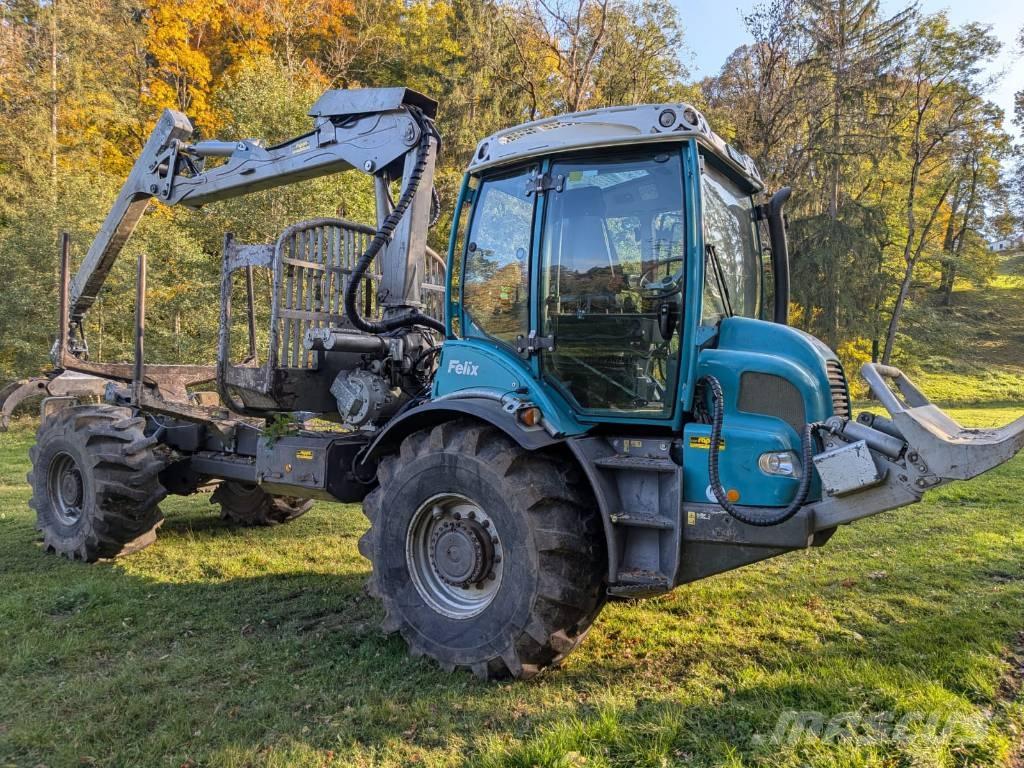 Pfanzelt Felix フォワーダー