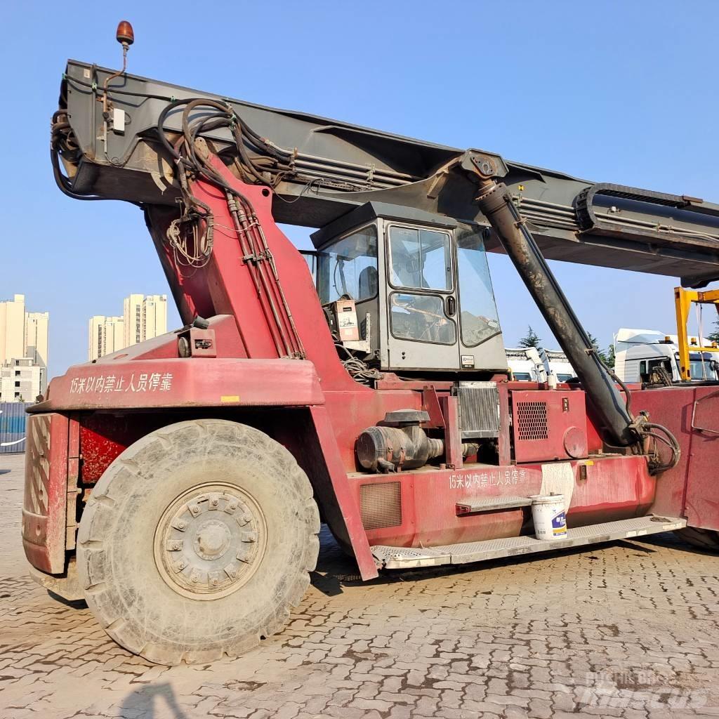 Kalmar DRD 450 リーチスタッカー