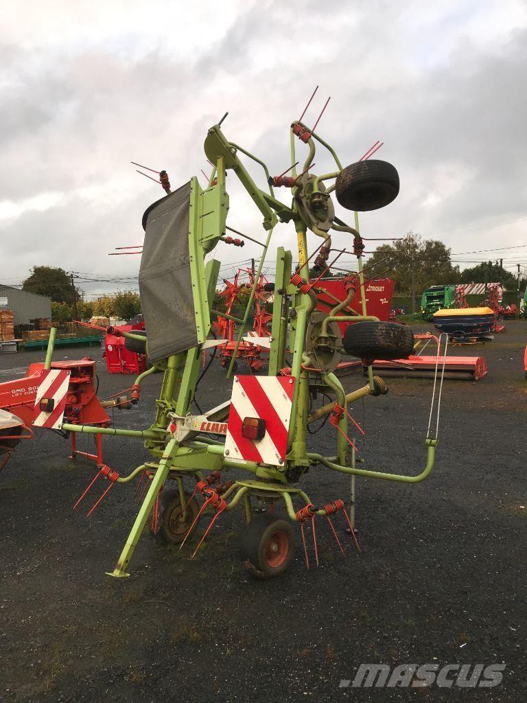 CLAAS Volto 58 テッダー・テッダーレーキ