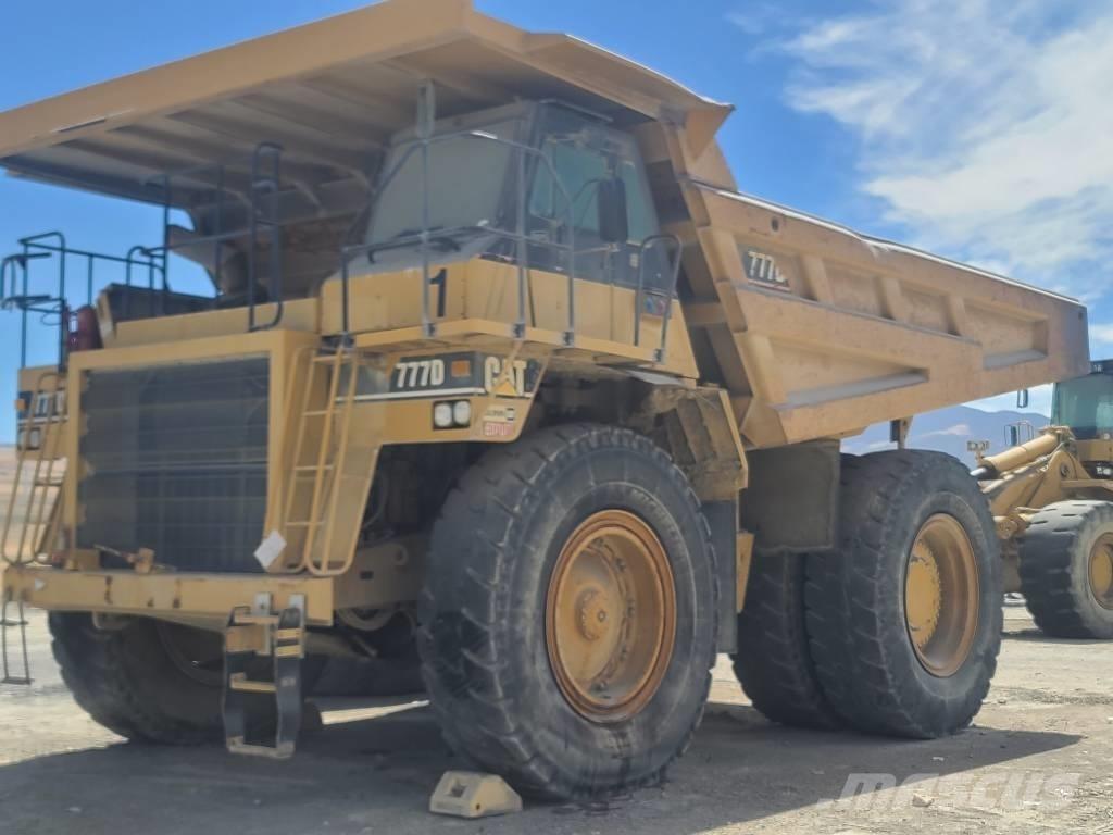 CAT 777D アーティキュレート式ダンプトラック
