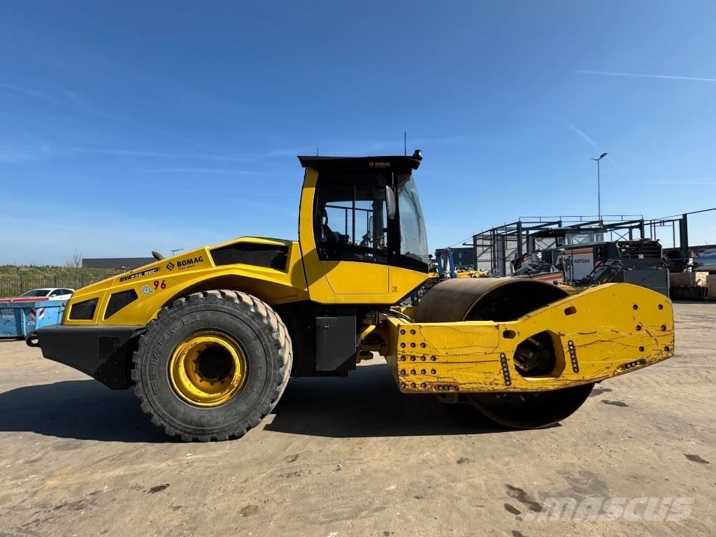 Bomag BW 226 BVC-5 振動ローラ