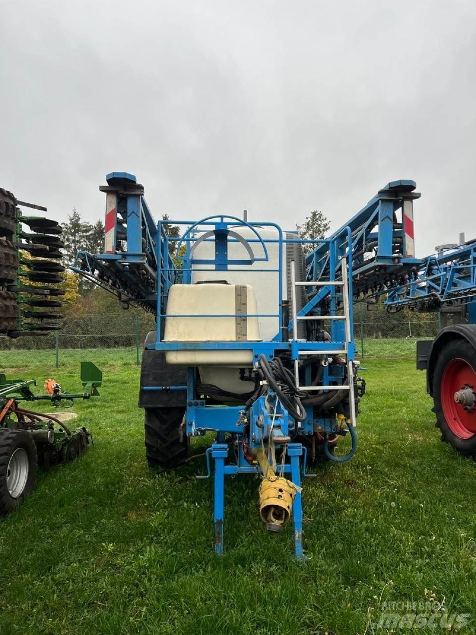 Lemken Primus 45 牽引型スプレイヤー