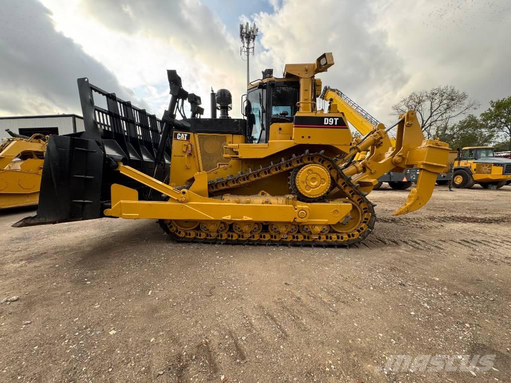 CAT D 9 T ブルドーザー