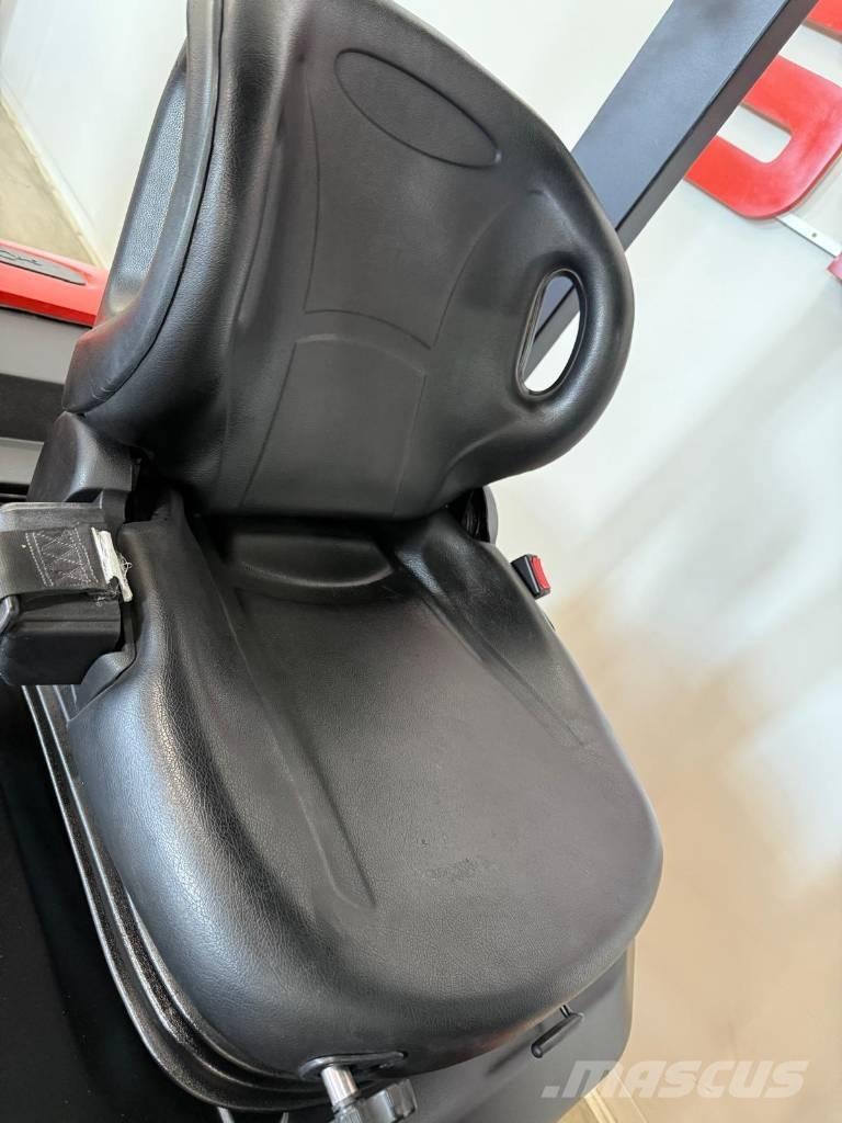 EP 11013 - EFL252 バッテリーフォークリフト