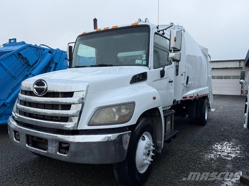 Hino 338 塵芥車、パッカー車