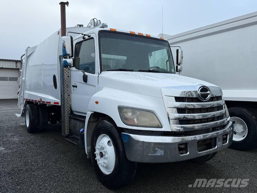 Hino 338 塵芥車、パッカー車