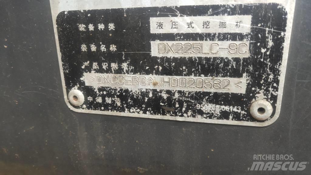 Doosan DX225LC-9C 大型油圧ショベル12t以上（パワーショベル・ユンボ）