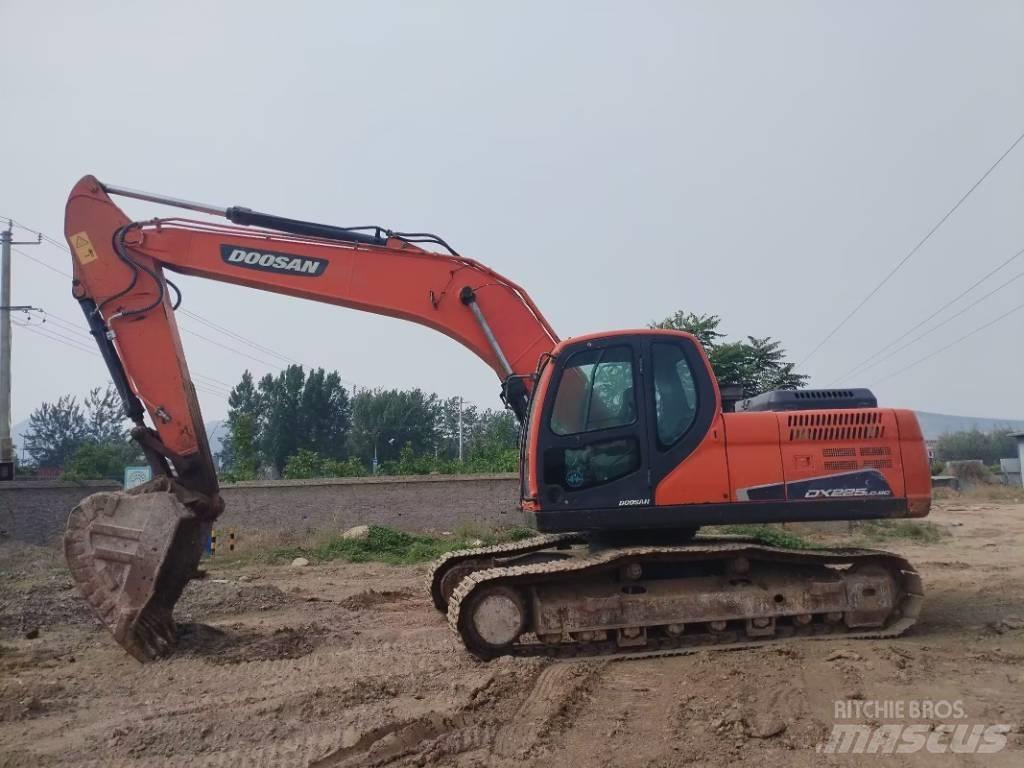 Doosan DX225LC-9C 大型油圧ショベル12t以上（パワーショベル・ユンボ）