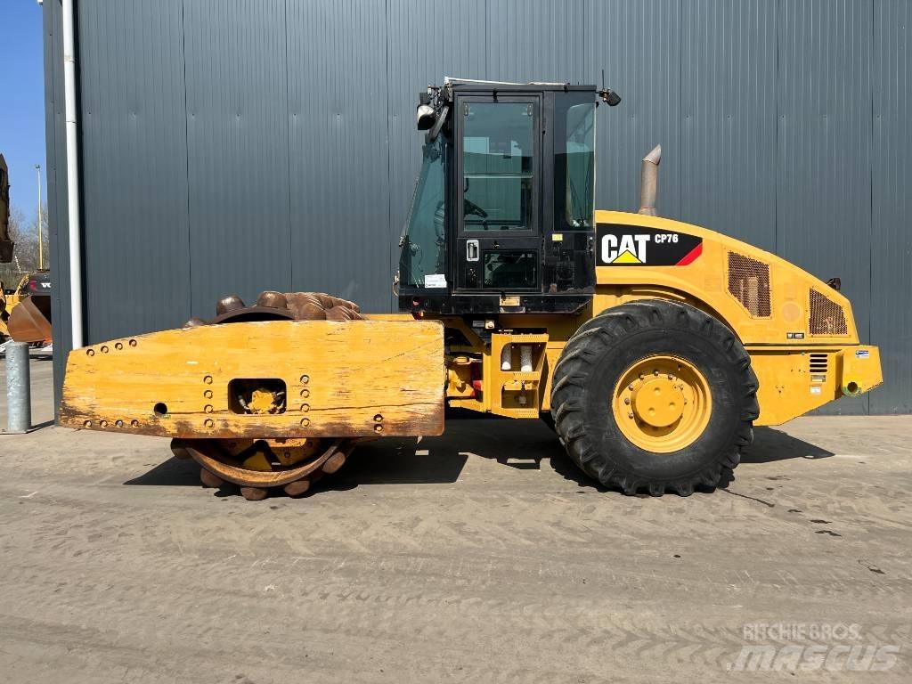 CAT CP76 振動ローラ