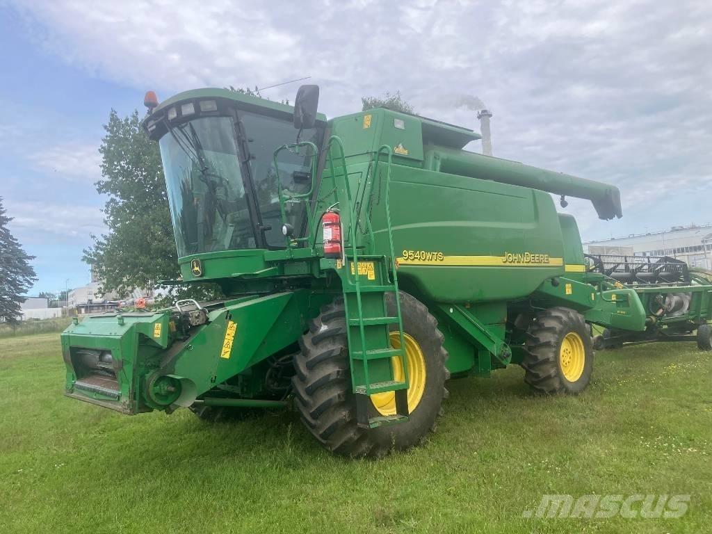 John Deere 9540 WTS コンバイン