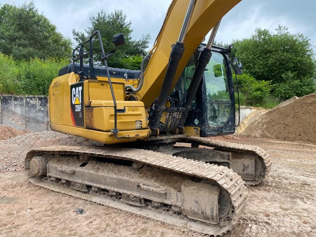 CAT 326 F L 大型油圧ショベル12t以上（パワーショベル・ユンボ）