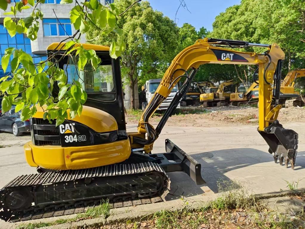 CAT 304 CR ミニ油圧ショベル 7t以下（ミニユンボ・ミニディガー）