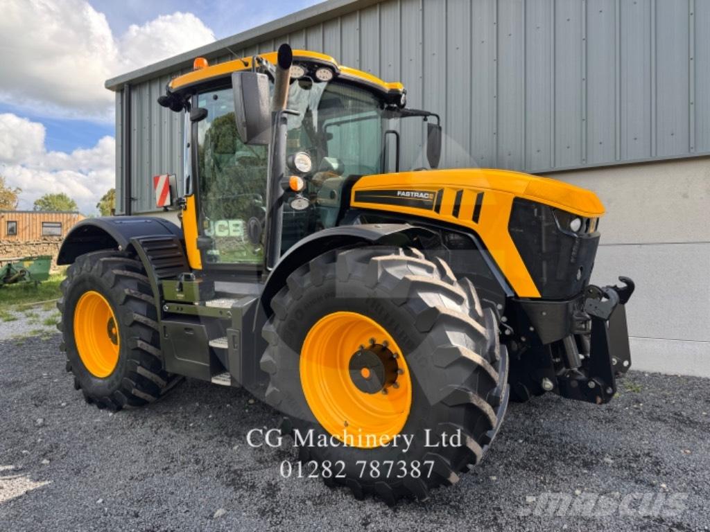 JCB Fastrac 4220 トラクター