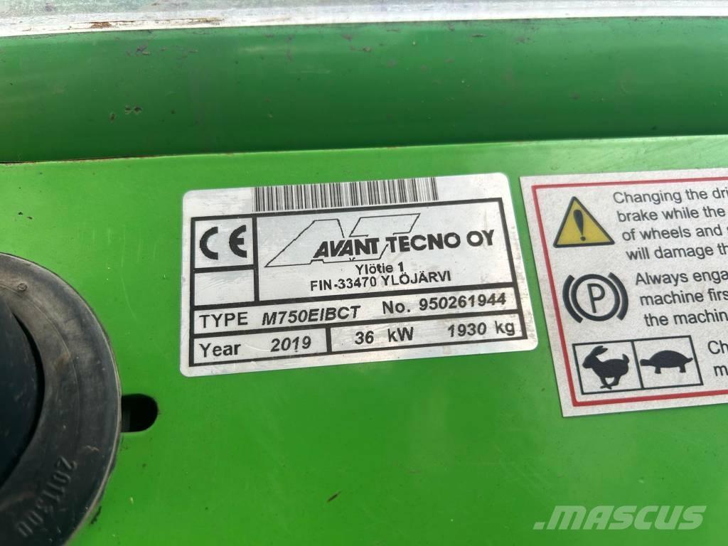 Avant 750 多目的ローダー