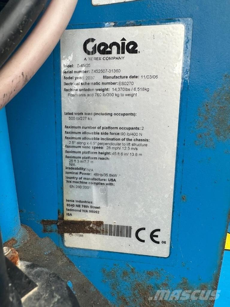 Genie Z 45/22 ブームリフト　屈伸型