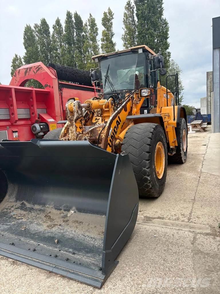 Hyundai HL960 ホイールローダー・タイヤショベル