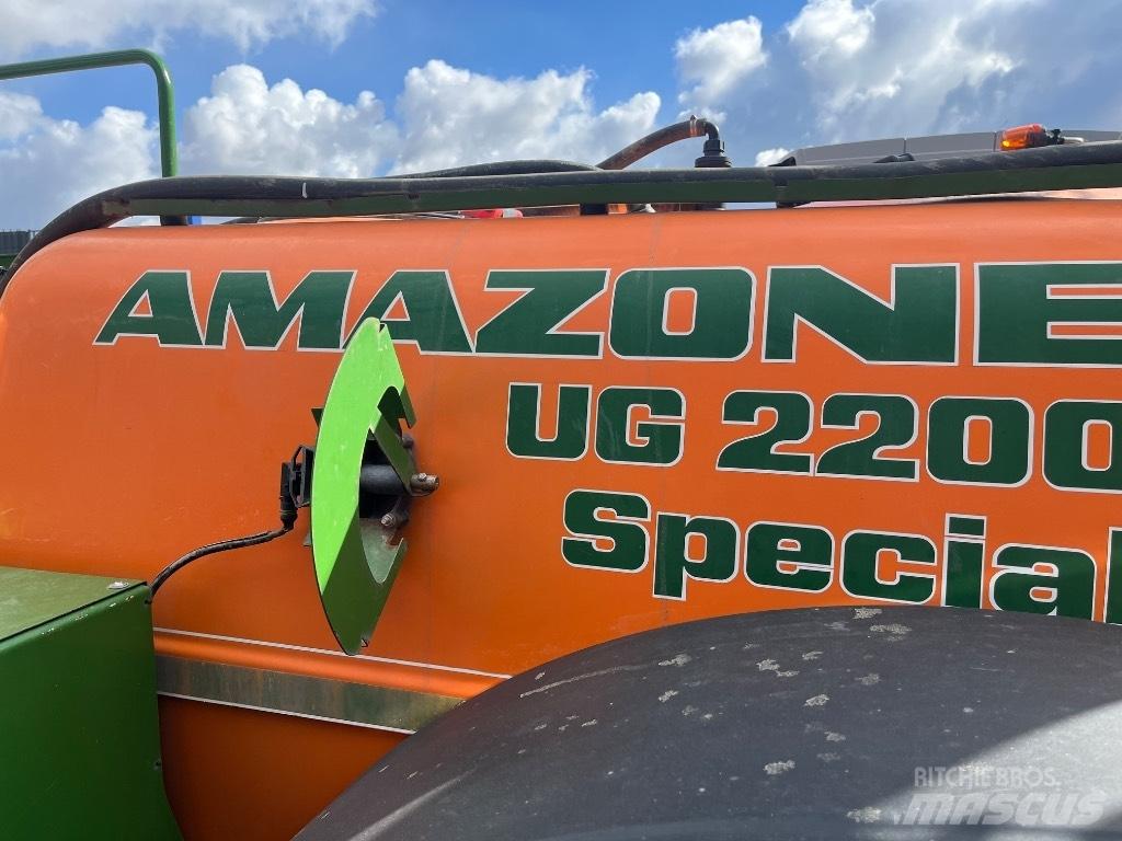 Amazone UG 2200 牽引型スプレイヤー