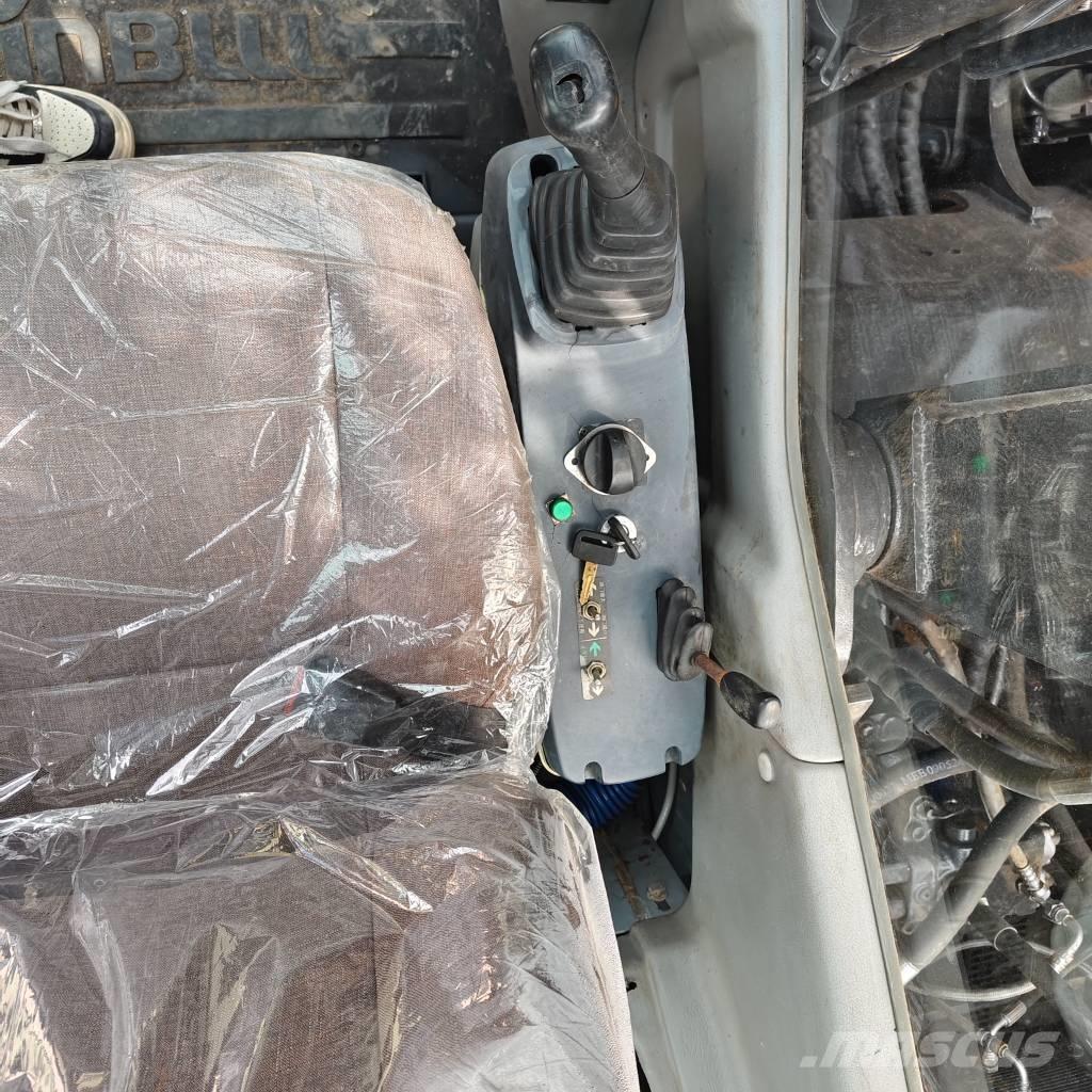 Hyundai R 150 W ホイール式油圧ショベル（パワーショベル・ユンボ・バックホー）