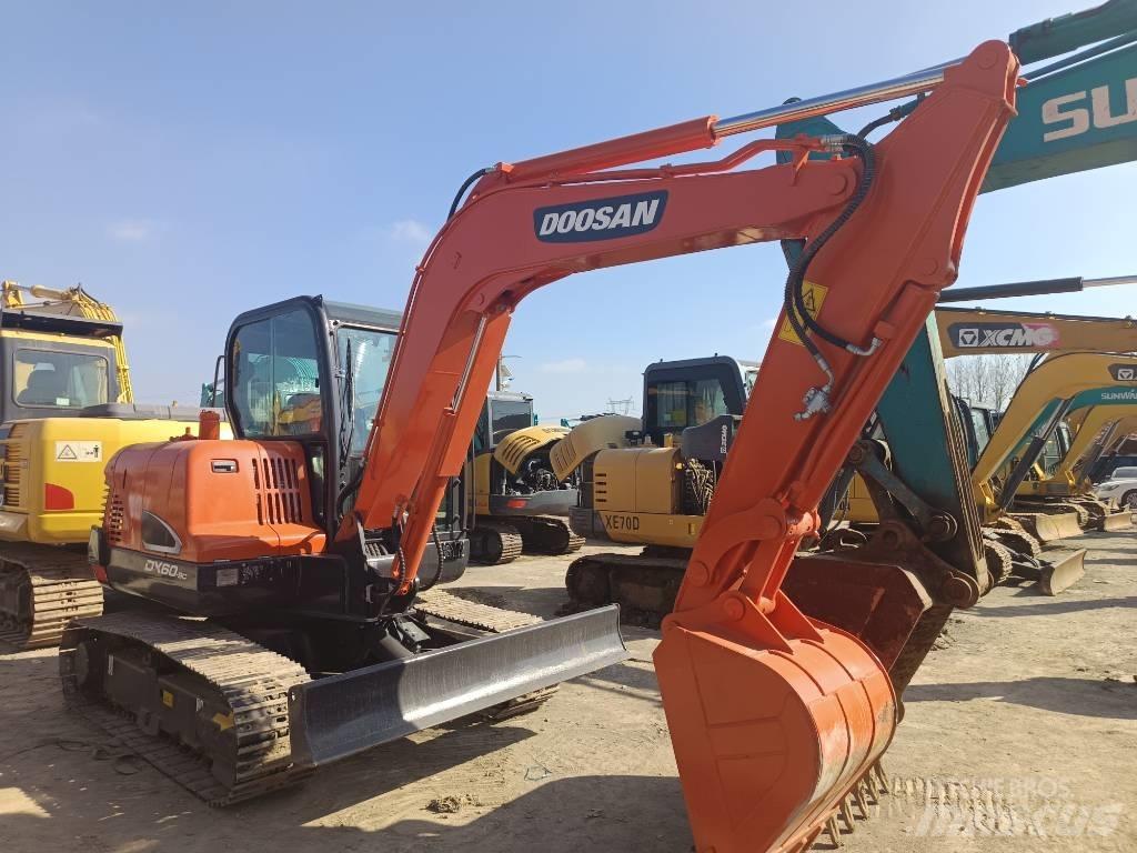 Doosan DX60-9C 大型油圧ショベル12t以上（パワーショベル・ユンボ）