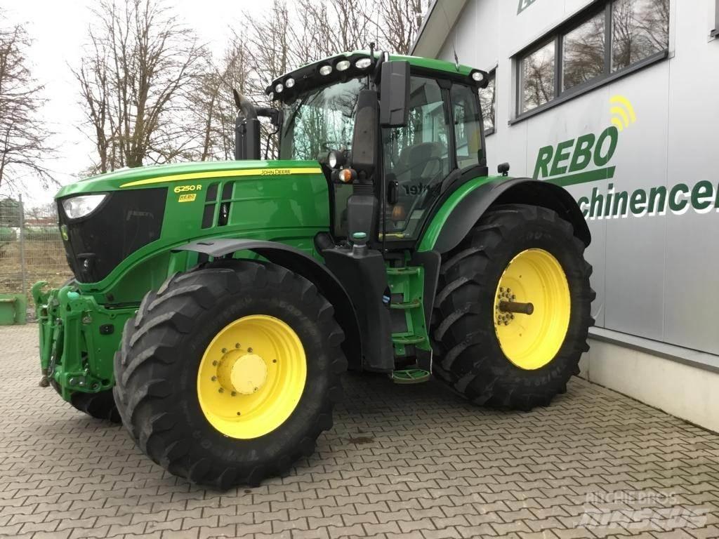 John Deere 6250R トラクター